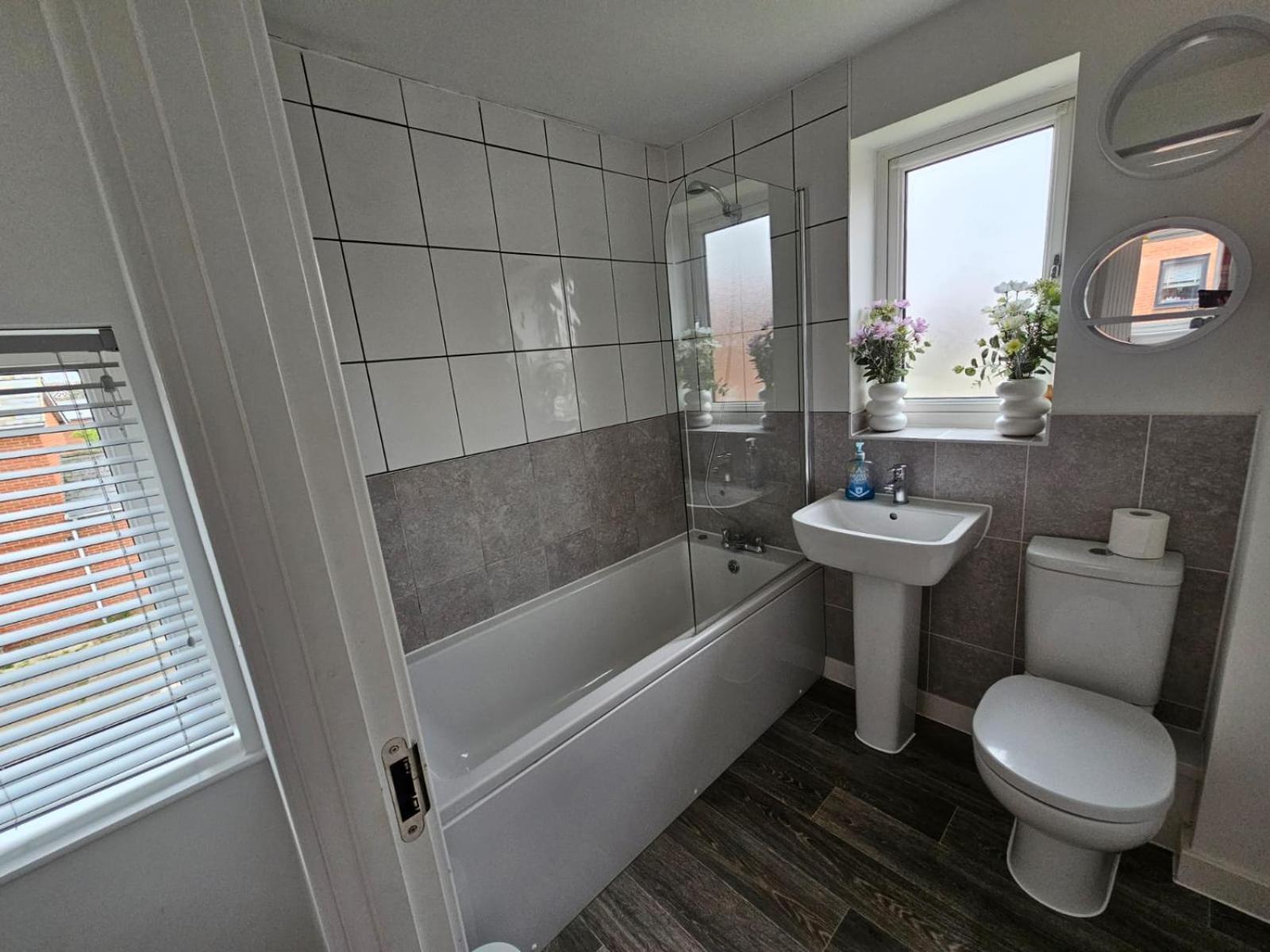 Modern 3 Bedroom Town House Ипсвич Экстерьер фото